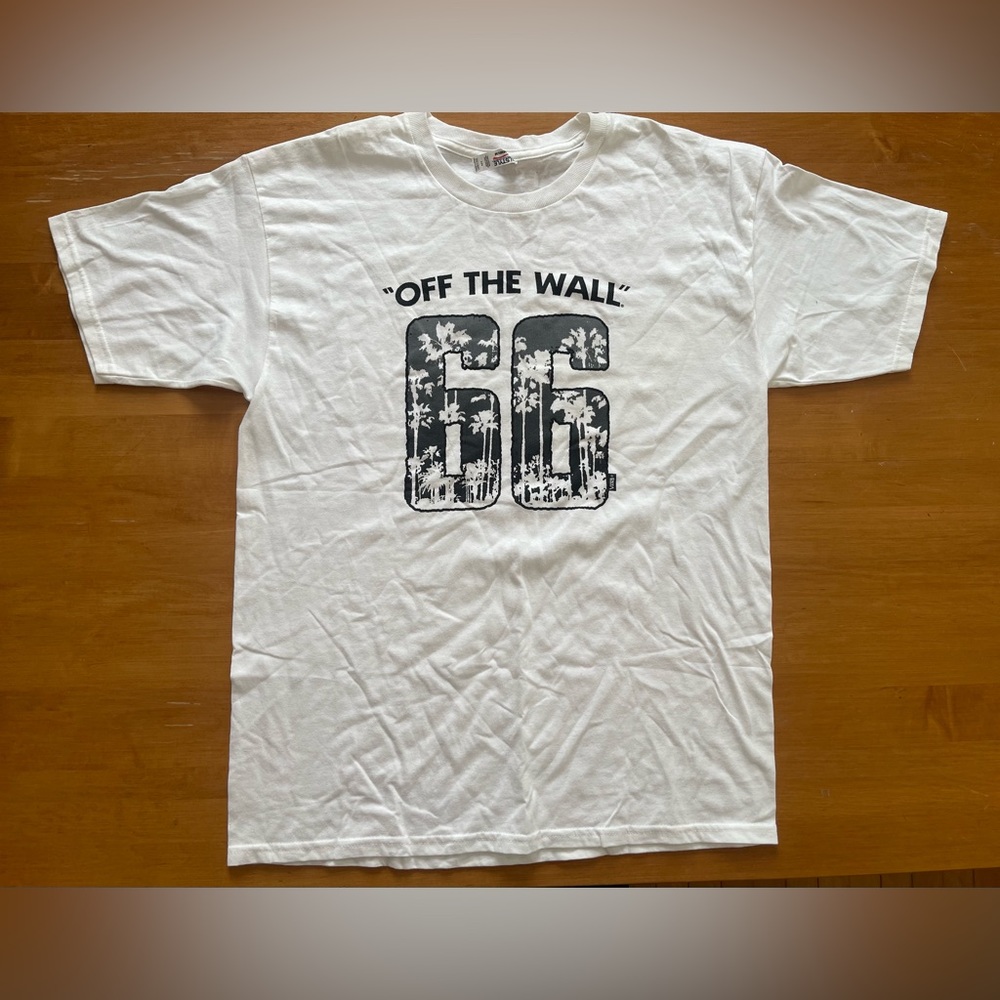NEW W/O TAGS Vans off the wall “66” tshirt